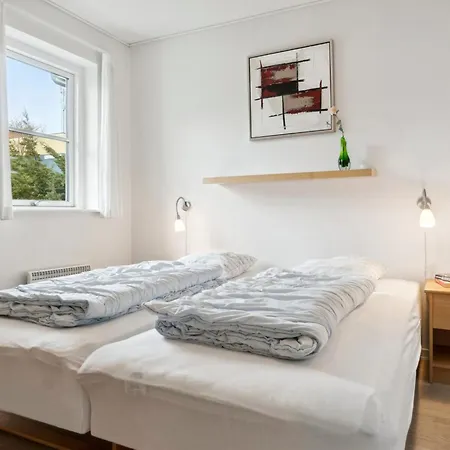 Apartment Henna - 50m From The Sea In Bornholm By Interhome