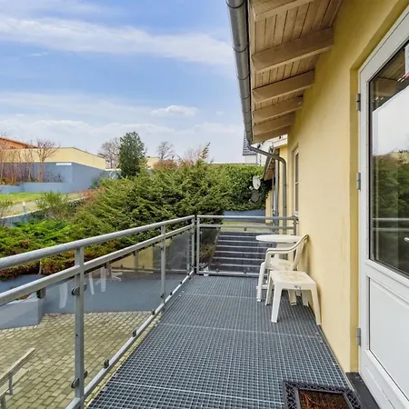 Henna - 50m From The Sea By Interhome Lägenhet