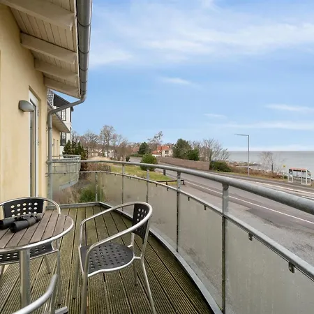 Henna - 50m From The Sea By Interhome Lägenhet *