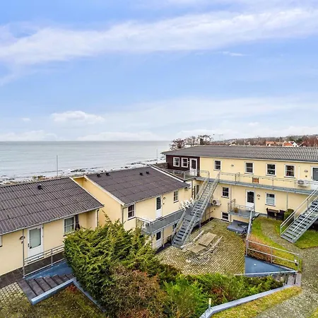 Henna - 50m From The Sea By Interhome
